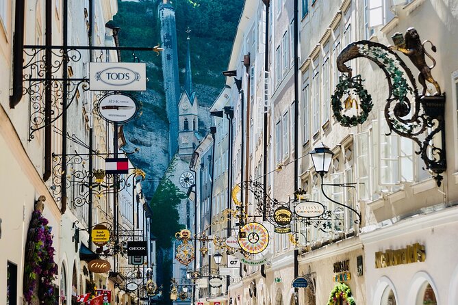 Transfer from Prague to Salzburg with Tour Stop in Cesky Krumlov - Prague Pickup, Vehicle Comfort, and How the Driver Really Helps