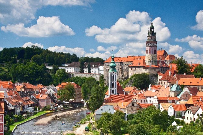 Trip to Cesky Krumlov from Prague - Prague transport and meeting point: easy access, but still a coach day