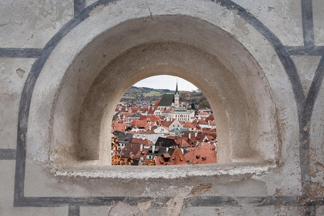 UNESCO Cesky Krumlov from Prague with Guided Tour and Transfer - Cesky Krumlov Castle: What the 45-Minute Visit Actually Gives You