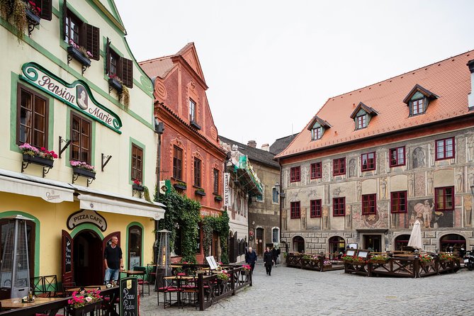 UNESCO Cesky Krumlov from Prague with Guided Tour and Transfer - Guides Matter: The Tour’s Real Secret Sauce
