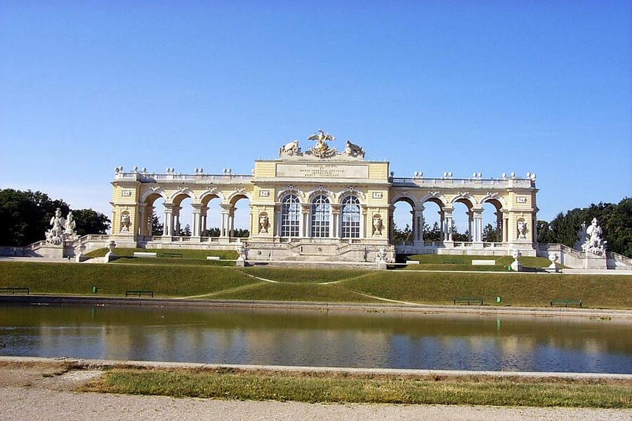 Vienna Full Day Tour from Prague - From Prague to Vienna, the 13-hour rhythm that makes sense