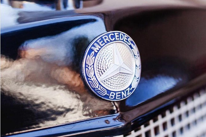 Vintage Cars Prague - Sightseeing Tour 90min / 1-6 pers. - Old Town Square and the Astronomical Clock area
