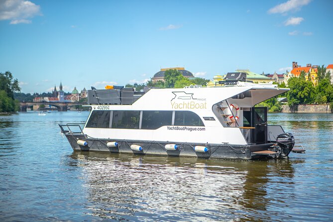 VIP Prague YachtBoat ONE Experience: All-You-Can-Drink - First steps: where you board and what the 3 hours feels like