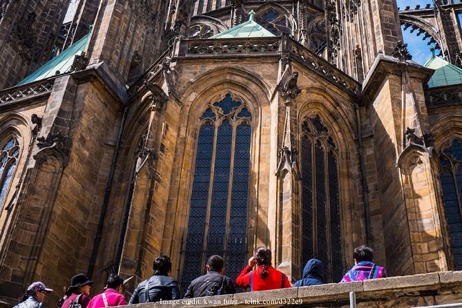 Visit Prague Castle & Lobkowicz Palace: Private Half-Day Tour - Why this private Prague Castle + Lobkowicz Palace combo works