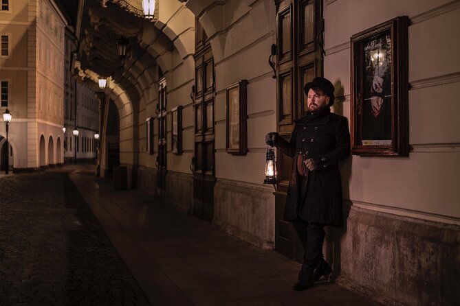 Walking Night Tour Ghost Stories and Legends of Prague's Old Town - Finding the start point at Staroměstské náměstí, and staying with the group
