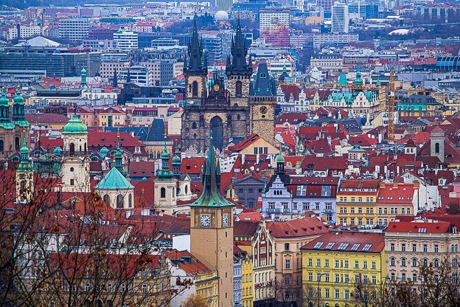 Walking through ages: 11th to 21st century, Prague flavoured - Starting near Pražský hrad: the castle hill, minus the long line pressure