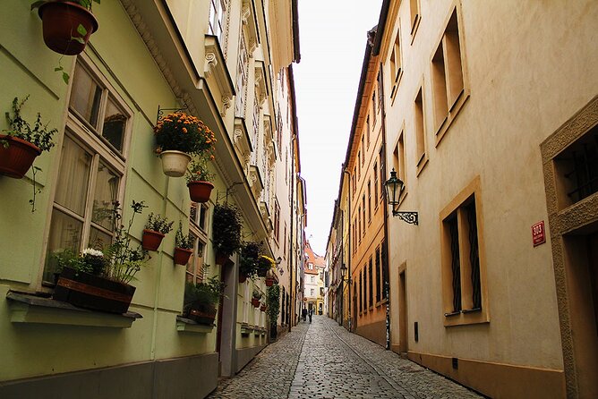 Walking through ages: 11th to 21st century, Prague flavoured - Charles Bridge: statues, views, and one classic crossing
