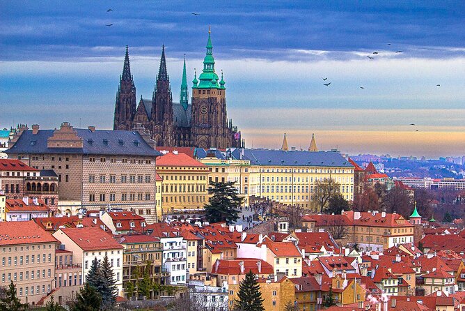 Walking through ages: 11th to 21st century, Prague flavoured - The Old-New Synagogue area: history with a folklore thread
