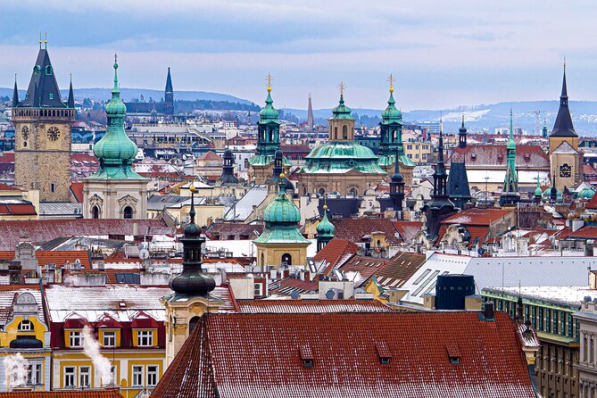 Walking through ages: 11th to 21st century, Prague flavoured - St. Vitus Cathedral: gothic detail, with a quick guided look
