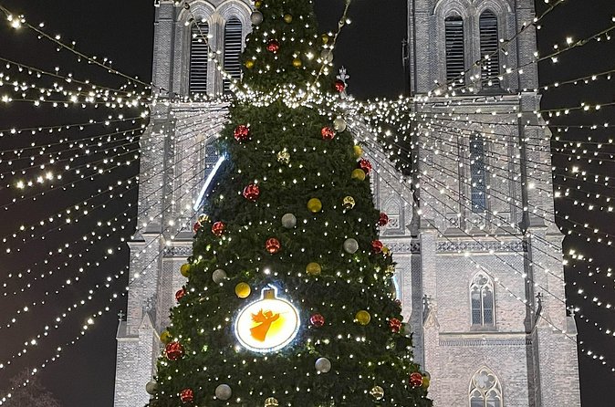 Walking tour in Prague Christmas Market and Festivities - Stop 3: Josefov Jewish Quarter, synagogues from the outside