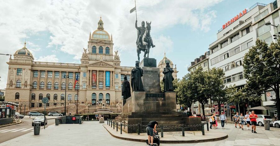 Walking tour of Prague in French : Nové Město - Nové Město Was Designed Like a System