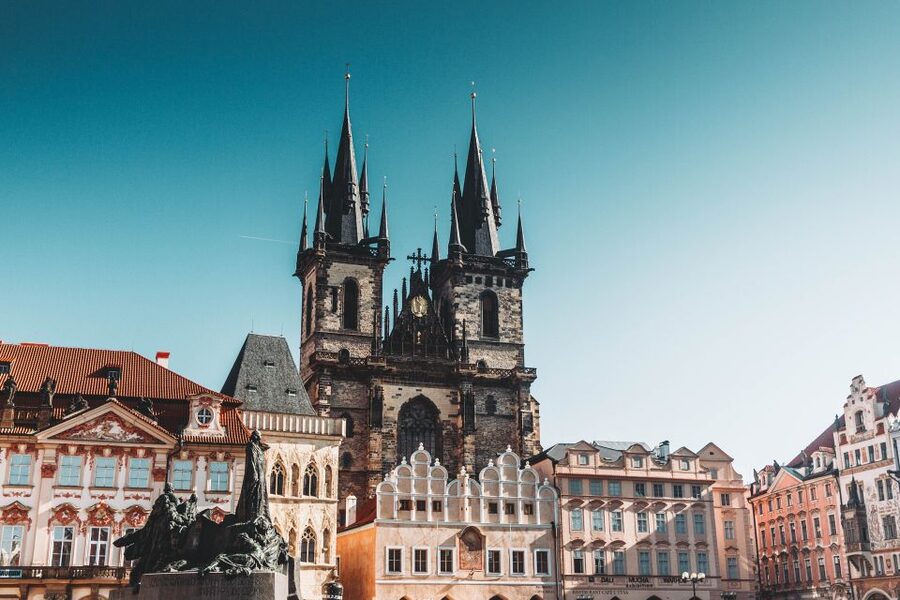 Walking tour of Prague in french: Old Town & Charles Bridge - How a 90-minute French walk makes Prague history actually make sense