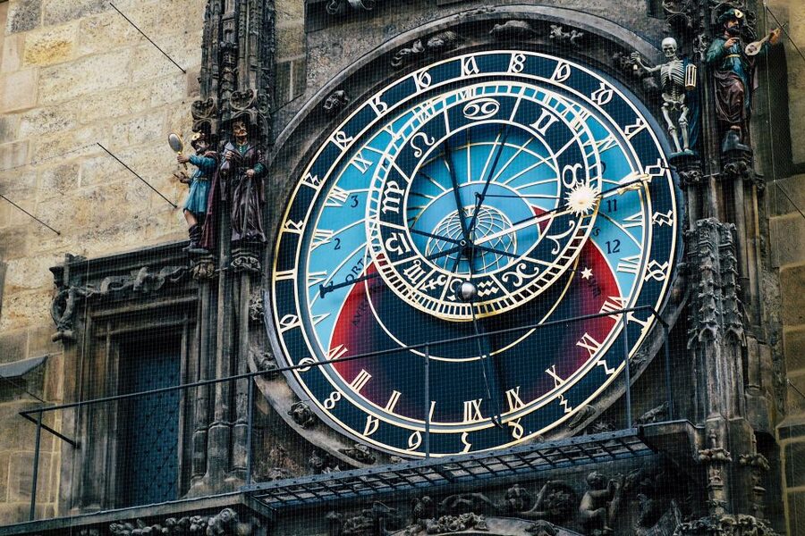 Walking tour of Prague in french: Old Town & Charles Bridge - Meet at Celetná 601/5, then finish at Karlův most