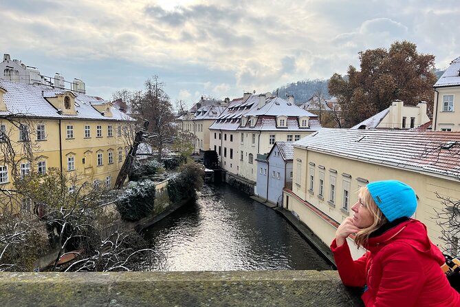 Winter Charm of Prague - private tour with PERSONAL PRAGUE GUIDE - Prague Castle in winter: the view and the presidential setting